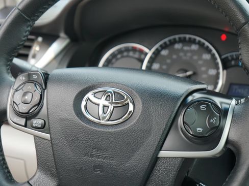 Used 2012 Toyota Camry XLE FWD image 16