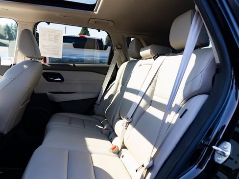 Used 2023 Nissan Rogue SL w/ SL Premium Package image 21