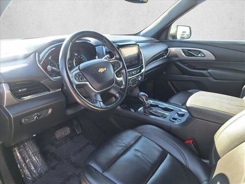 Used 2023 Chevrolet Traverse LT image 9