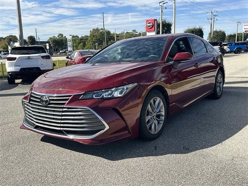 Used 2019 Toyota Avalon XLE image 3