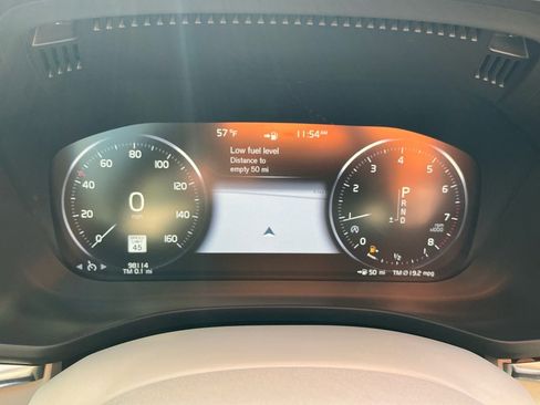 Used 2018 Volvo XC60 T5 Momentum image 14