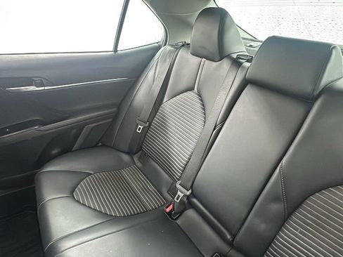 Used 2020 Toyota Camry SE image 14