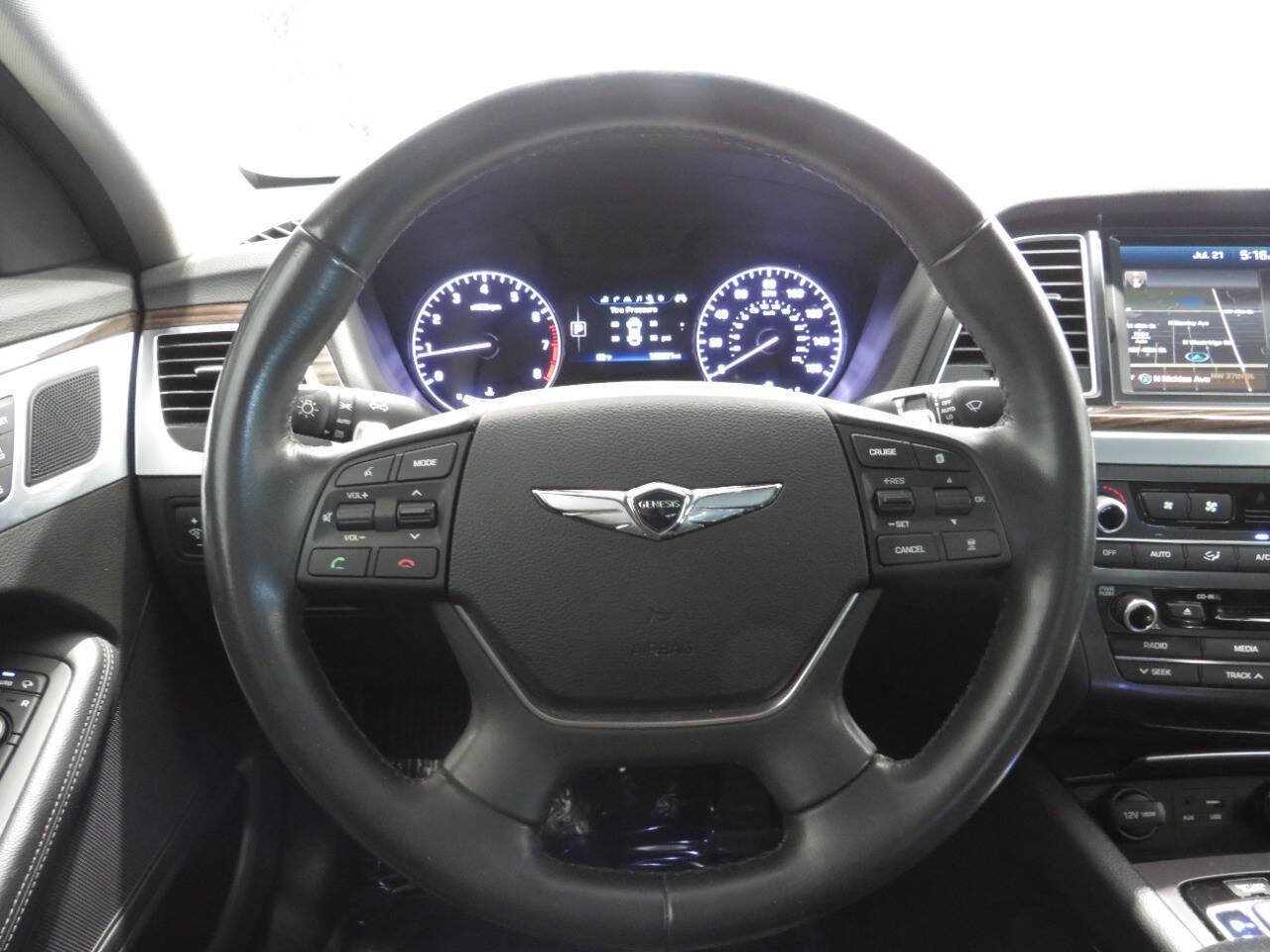 Used 2017 Genesis G80 3.8 RWD image 16