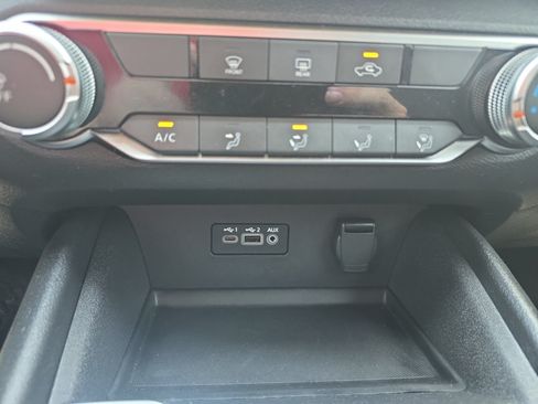 Used 2025 Nissan Altima 2.5 SV FWD image 25