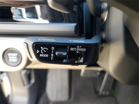 Used 2025 Porsche Panamera image 23