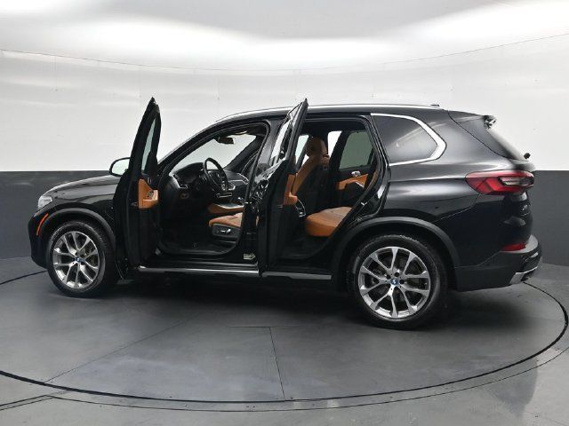 Used 2022 BMW X5 xDrive45e w/ Executive Package AWD/4WD image 45