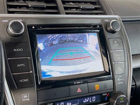 Used 2017 Toyota Camry XLE image 13