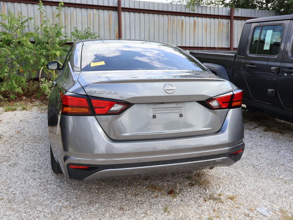 Used 2023 Nissan Altima 2.5 S FWD image 12