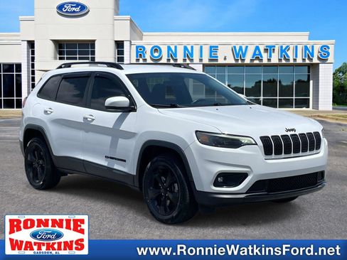 Used 2019 Jeep Cherokee Latitude Plus AWD/4WD image 1