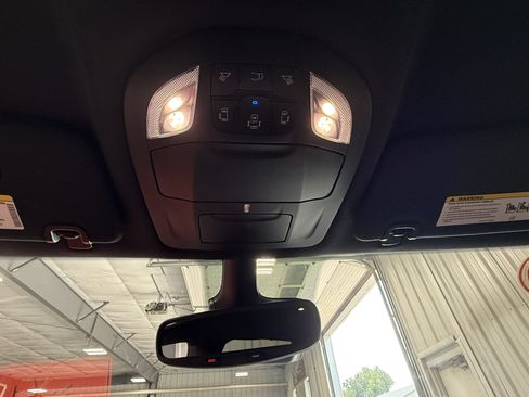 Used 2026 Chrysler Pacifica Select FWD image 22