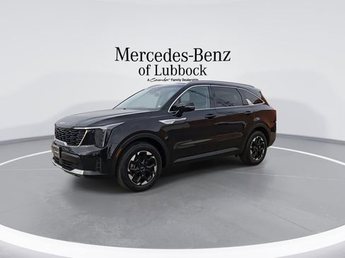 Used 2024 Kia Sorento S image 4