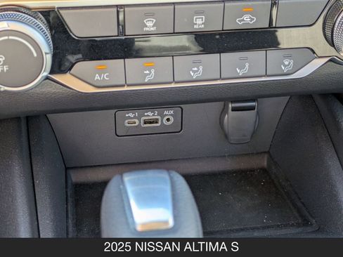 Used 2025 Nissan Altima 2.5 S image 21
