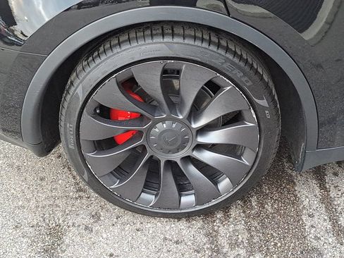 Used 2020 Tesla Model Y Performance image 8