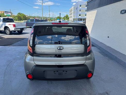 Used 2015 Kia Soul FWD image 4