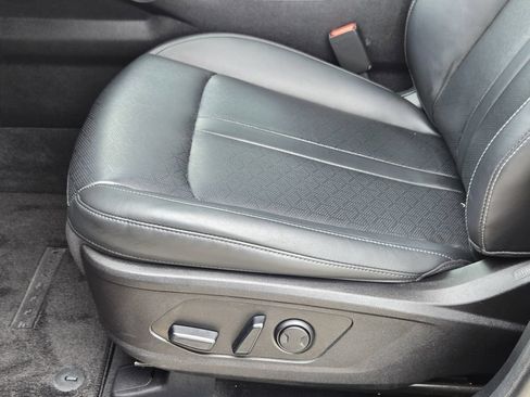 Certified 2023 Kia Sorento S FWD image 25