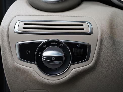 Used 2021 Mercedes-Benz C 300 4MATIC Sedan image 25