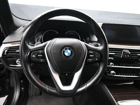 Used 2019 BMW 530i xDrive w/ Convenience Package image 15