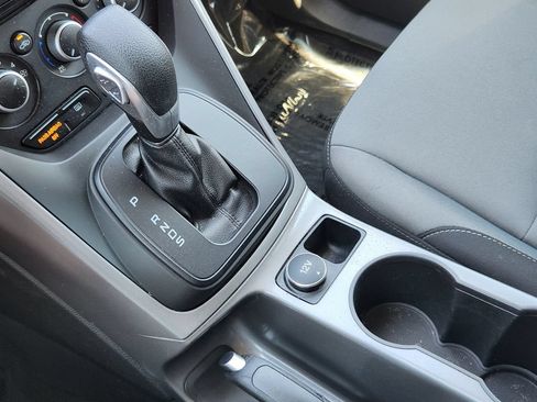 Used 2015 Ford Escape SE AWD/4WD image 12