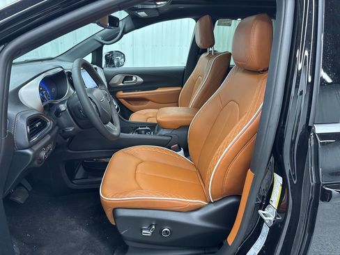 New 2026 Chrysler Pacifica Pinnacle image 20
