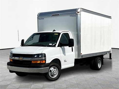 New 2025 Chevrolet Express 4500 w/ Power Convenience Package image 3