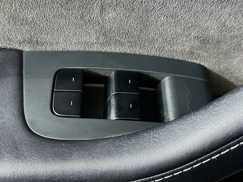 Used 2021 Tesla Model Y Long Range image 15