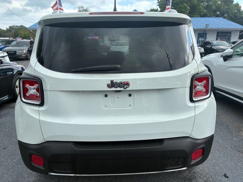 Used 2017 Jeep Renegade Limited image 4