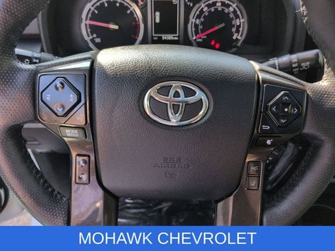 Used 2023 Toyota 4Runner TRD Off-Road Premium w/ Moonroof Package AWD/4WD image 12
