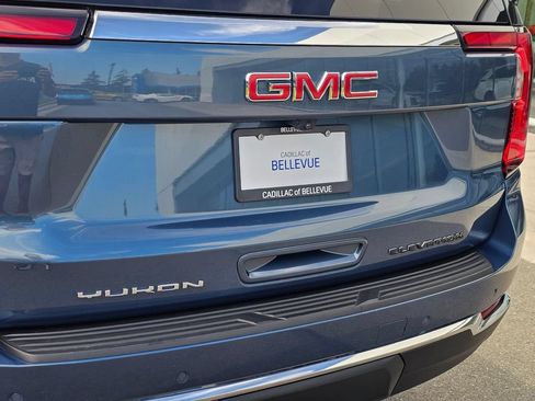 Used 2025 GMC Yukon Elevation AWD/4WD image 15