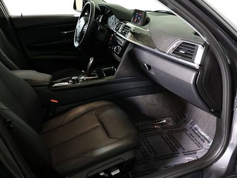 Used 2018 BMW 320i xDrive Sedan w/ Convenience Package AWD/4WD image 32