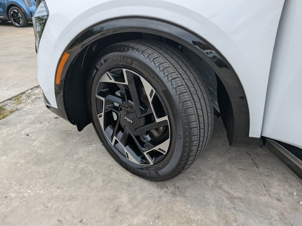 Certified 2025 Kia Sportage SX FWD image 38