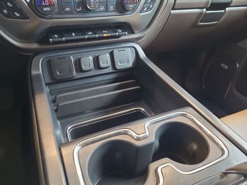 Used 2019 Chevrolet Silverado 2500 LTZ w/ Vortec Plus Package AWD/4WD image 17