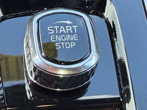 New 2026 Volvo XC90 B5 Plus image 25