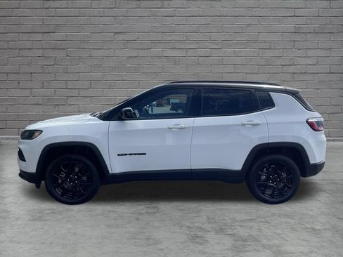 Used 2023 Jeep Compass Latitude w/ Convenience Group AWD/4WD image 4