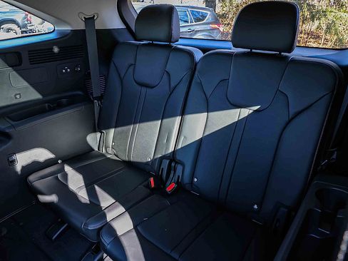 Certified 2024 Kia Sorento SX image 21