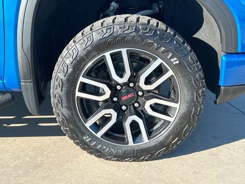 Used 2024 GMC Sierra 1500 AT4 w/ Technology Package image 10