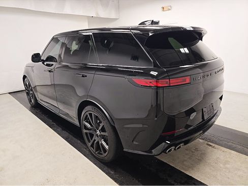 Used 2024 Land Rover Range Rover Sport AWD/4WD image 4