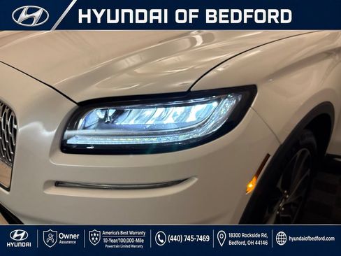 Used 2021 Lincoln Nautilus Reserve AWD/4WD image 13