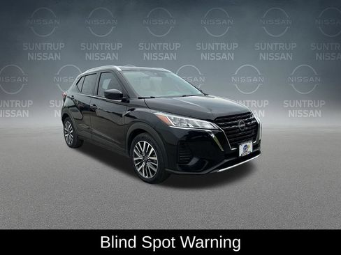 Used 2023 Nissan Kicks SV FWD image 9