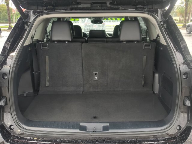Used 2022 Toyota Highlander XLE FWD image 14