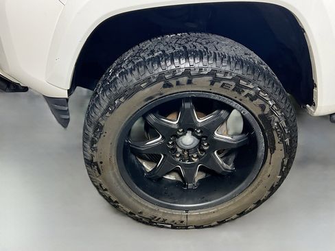 Used 2017 Toyota Tacoma Limited w/ Tow Package AWD/4WD image 13