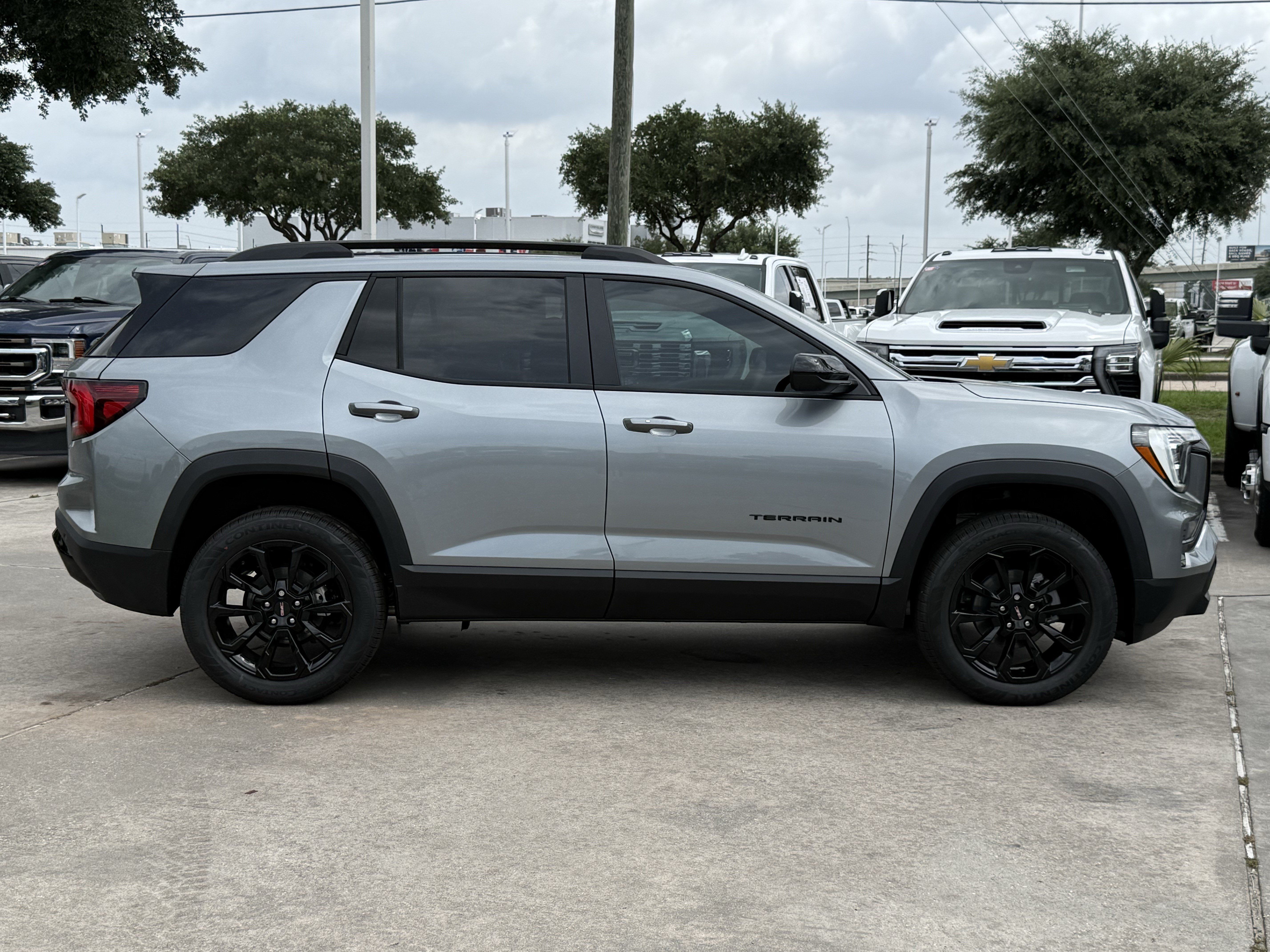 New 2026 GMC Terrain Elevation w/ Black Edition FWD image 3