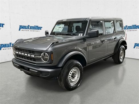 New 2025 Ford Bronco 4-Door image 1