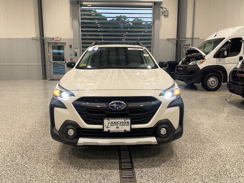 Used 2024 Subaru Outback Limited AWD/4WD image 3