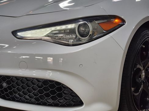 Used 2019 Alfa Romeo Giulia AWD w/ Quick Order Package 22J Sport image 14