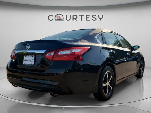 Used 2017 Nissan Altima 2.5 S w/ Power Driver Seat Package image 5