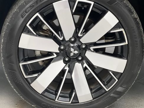 Used 2025 Mitsubishi Outlander SE AWD/4WD image 77