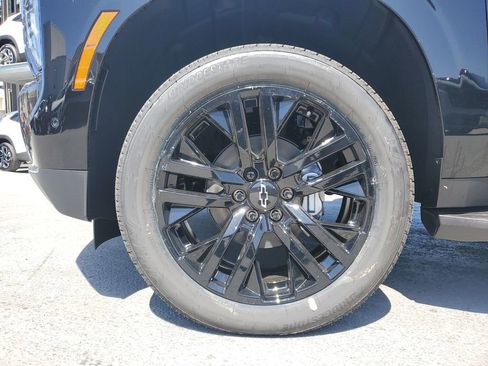 New 2026 Chevrolet Suburban LT w/ Comfort Package RWD image 6