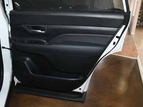 Used 2024 Toyota Grand Highlander FWD image 44