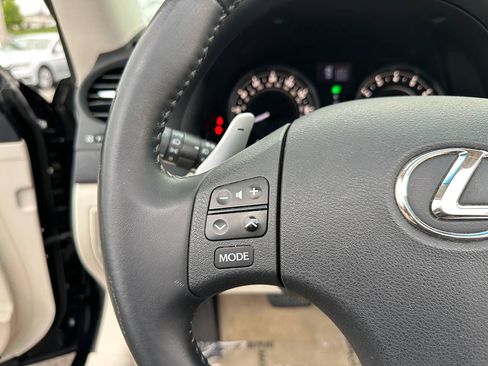 Used 2010 Lexus IS 250C RWD image 41