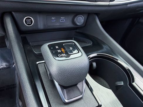 Used 2023 Nissan Rogue SV FWD image 21